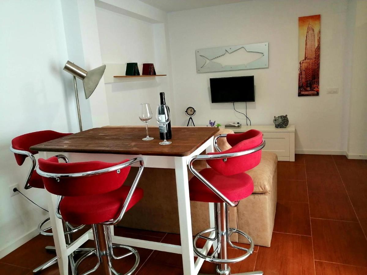 Apartamentos Empul " Tunidos House " Barbate Bagian luar foto